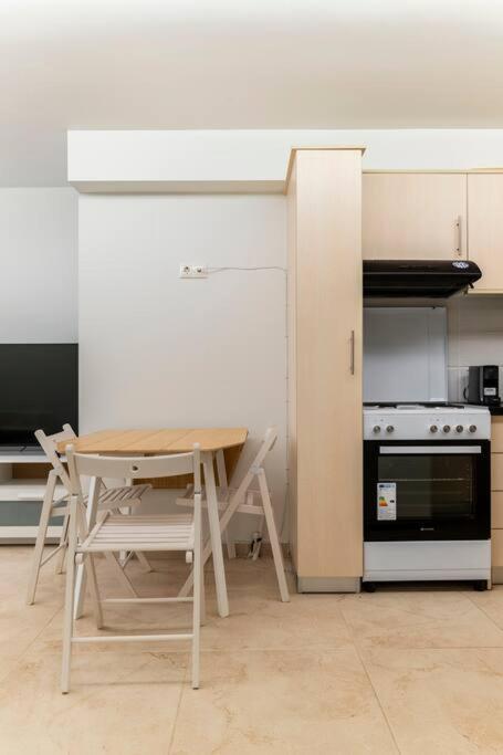 Apartment At Ano Glifada. Афины Экстерьер фото
