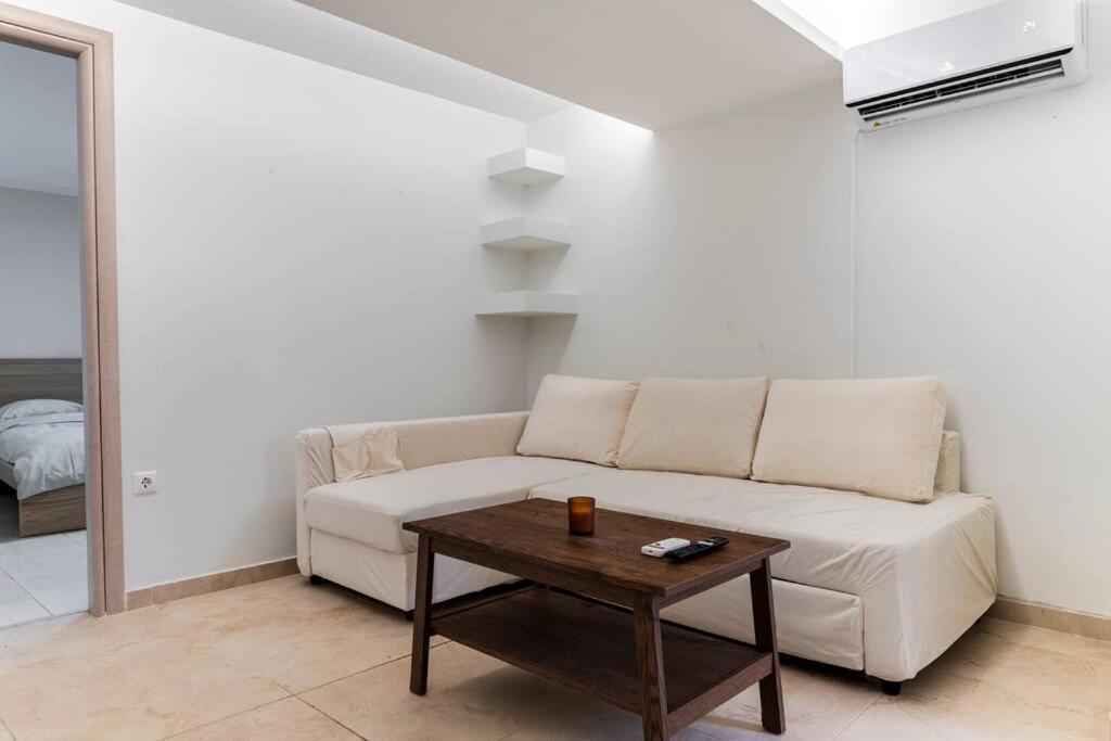 Apartment At Ano Glifada. Афины Экстерьер фото