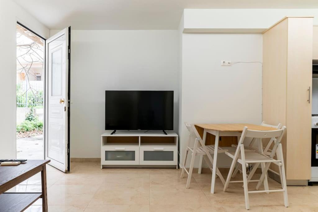 Apartment At Ano Glifada. Афины Экстерьер фото