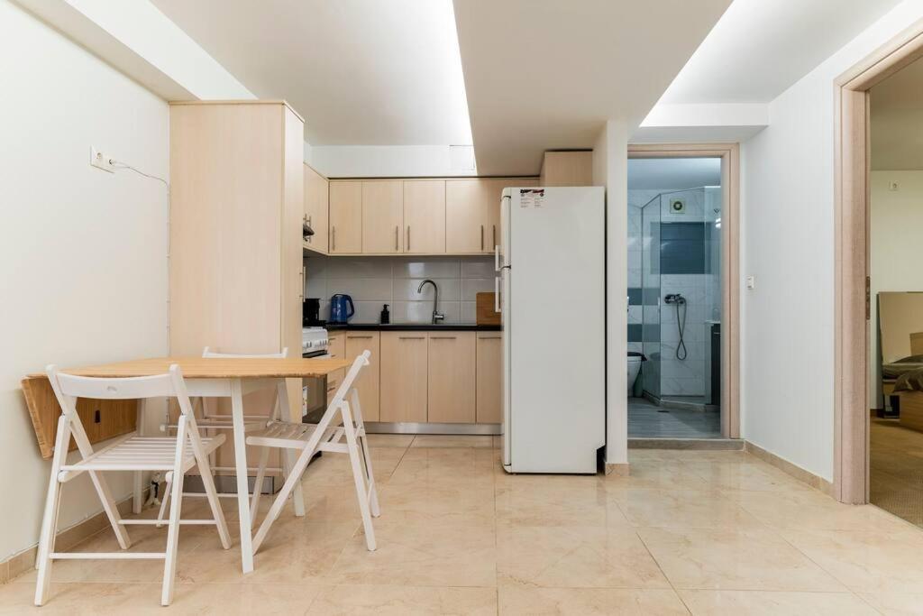Apartment At Ano Glifada. Афины Экстерьер фото